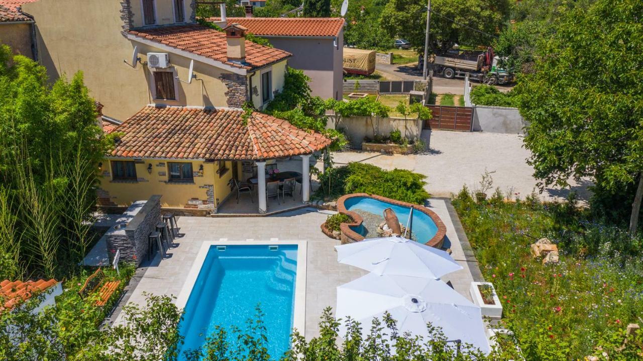 Holiday Home Carla And Dajana Veliki Vareški Exterior foto